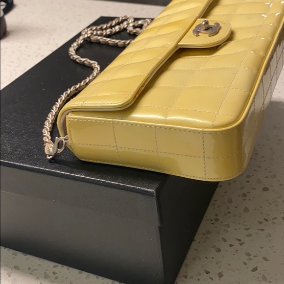 Authentic CHANEL East West Chocolate Bar Lambskin - Picture 2 of 9